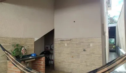 CASA MARAVILHOSA ESPAÇOSA COM E DORMITÓRIO