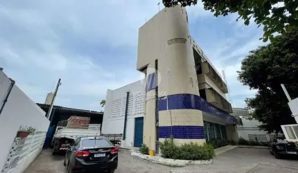 Prédio à venda com 334,61 m² de área útil na Imbiribeira, Recife/PE.