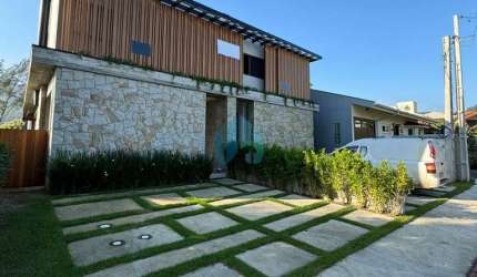 Lindas Casas Novas, Localizadas no Loteamento Panorâmico, no Centro de Garopaba!