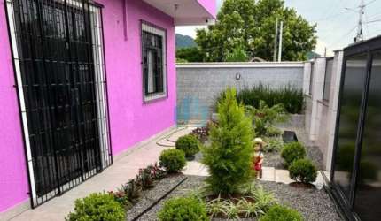 Casa Localizada no Centro de Paulo Lopes, Próxima à BR - 101