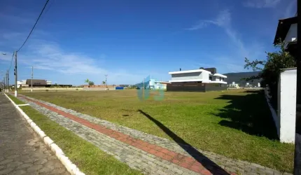 Ótimo Terreno no Condomínio Garopaba Internacional, a 5 Minutos da Praia Central de Garopaba!