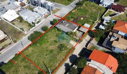 Excelente Oportunidade de Terreno Amplo no Coração de Garopaba!