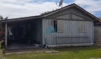 Casa Mista Localizada no Bairro Campo Duna, em Garopaba.