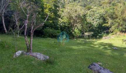 Lindo Terreno com Vista p/ Mar, Lagoa e Pedra Branca, Bairro Serraria, em Garopaba!