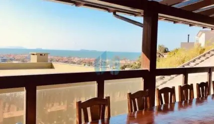 Linda Casa no Residencial Moradas do Mar, a 800 m da Praia Central, Bairro Ferraz, em Garopaba!