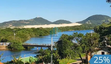 Casa com Linda Vista p/ Mar, Lagoa e Dunas, no Bairro Siriú, em Garopaba!