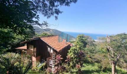 Belo Sítio Localizado no Bairro Siriú, em Garopaba, com Linda Vista Panorâmica!