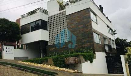 Belo Apartamento de Alto Padrão Localizado no Loteamento Panorâmico, no Centro de Garopaba!