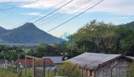 Sítio com Linda Vista p/ Lagoa do Siriú, Localizado no Bairro Macacu, em Garopaba!
