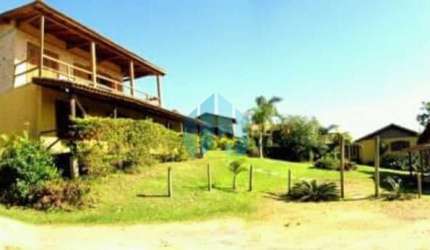 Bela Pousada na Região Central da Praia do Rosa, em Imbituba, Próxima ao Comérci e Cerca de 800 m da Praia