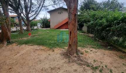 Ótimo Terreno Localizado a 800 m da Praia da Barra, em Garopaba!