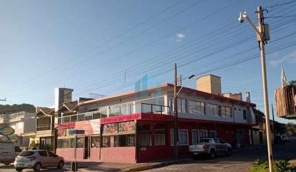 Prédio Comercial de Frente para a Praia Central de Garopaba!