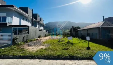 Ótimo Terreno Localizado no Loteamento Pedra Branca, em Garopaba, ao Lado do Centro da Cidade!