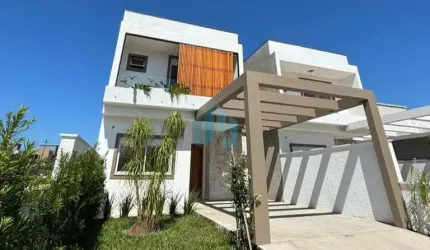 Lindos Sobrados com Acabamento de Alto Padrão, ao Lado do Centro da Cidade, Loteamento Pedra Branca, Areias de Palhocinha | Garopaba - SC