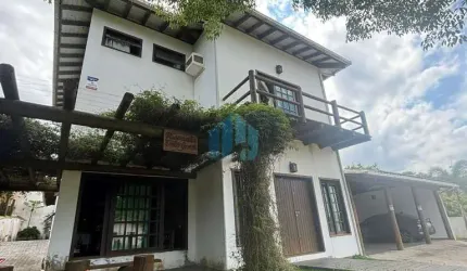 Bela Casa de Alto Padrão com Piscina, Toda Mobiliada, Praia do Rosa | Imbituba - SC