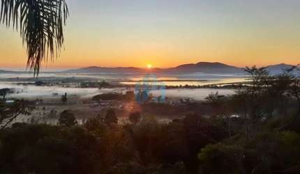Casa com Linda Vista p/ Lagoa, Mar e Cidade, em Meio a Natureza, Encantada | Garopaba - SC
