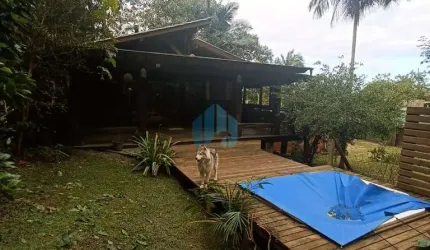 Bela Casa Rústica + Loft, em Amplo Terreno, com Acesso à Cachoeira, Encantada | Garopaba - SC