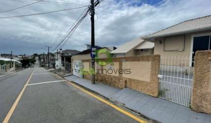 Casa de 3 quartos com uma suite no bairro Real Parque São José Sc