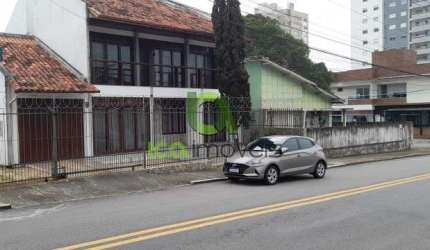 Casa de 4 quartos com 2 suítes e área externa com piscina no Jardim Atlântico em Florianópolis SC,
