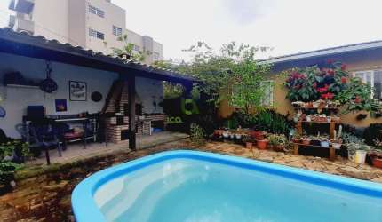 CASA  FINANCIÁVEL COM 4 DORMITÓRIOS E PISCINA EM SÃO JOSÉ FLORIANÓPOLIS