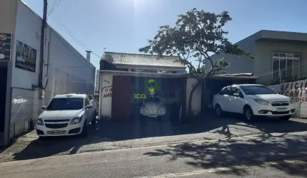 DUAS AMPLAS CASAS EM TERRENO DE 330M² EM BARREIROS SÃO JOSÉ