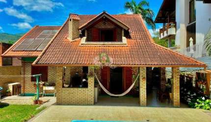 CASA À VENDA 4 DORMITÓRIOS JOÃO PAULO FLORIANÓPOLIS