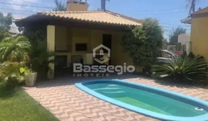 CASA MOBILIADA COM PISCINA