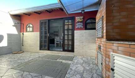 Casa à venda Condomínio Porto Fino 2 quadras mar 2 quartos área gourmet, garagem