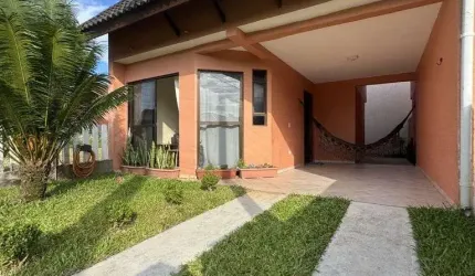Sobrado a venda Condomínio Atami Norte, 3 quartos(1 suíte) 2 quadras do mar.