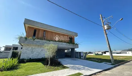 Casa em condomínio fechado com 5 quartos à venda na Rua Ivo José Rebello, 610, Santa Regina, Camboriú, 347 m2 por R$ 4.800.000