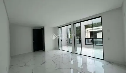 Casa com 3 quartos à venda na Rua Irene Bonanomi da Silva, 457, Ressacada, Itajaí, 95 m2 por R$ 1.100.000