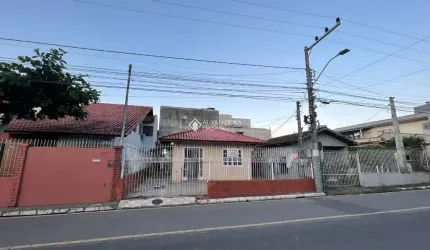 Casa com 4 quartos à venda na Rua Goiás, 348, Estados, Balneário Camboriú, 110 m2 por R$ 742.000