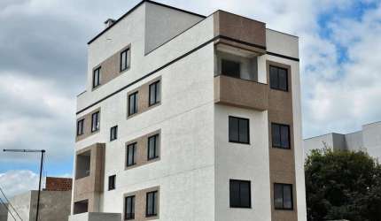 Cobertura duplex com excelente acabamento, 3 quartos e amplo terraço, à venda no Parque da Fonte, e