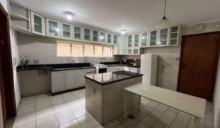 SOBRADO AMPLO - EXCELENTE PARA RESIDENCIAL E COMERCIAL