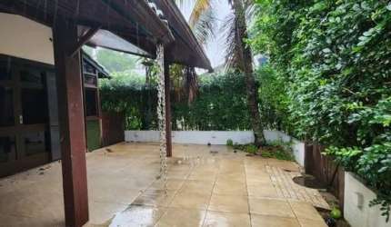 Casa Duplex - 150 m² - 4 quartos - Condomínio Residências da Praça - Vargem Grande
