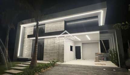 Casa Alto Padrão com 03 quartos, sendo 01 suíte no bairro Pedra Branca em Palhoça - SC