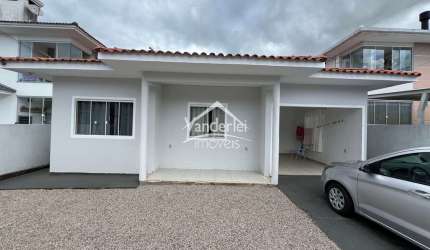 Casa no loteamento Nova Palhoça com 02 quartos, no bairro Nova Palhoça em Palhoça - SC
