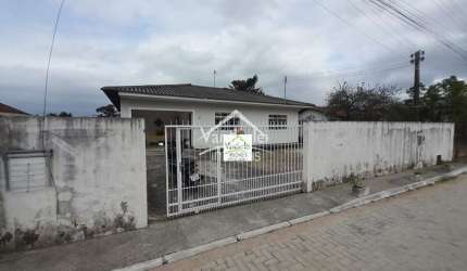 Casa de 102m² sozinha no terreno com 03 quartos sendo 01 suíte e com garagem coberta no bairro Aririú da Formiga em Palhoça - SC