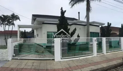 Casa Alto Padrão 03 dormitórios sendo uma suíte no Centro de Palhoça - SC