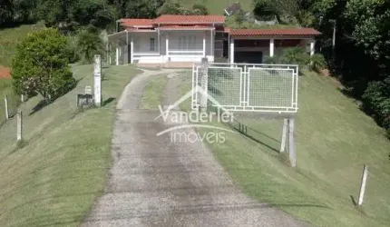 Chácara com 12.100m² de terreno no bairro Barro Vermelho em Gravatal-SC