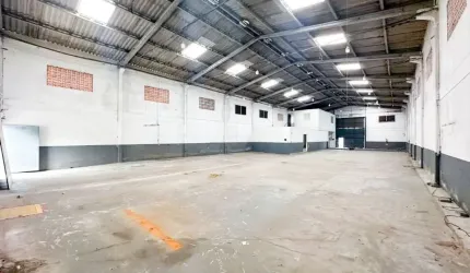 Alugo Ótimo Galpão com 790m², Bairro Cordeiros - Cidade de Itajaí