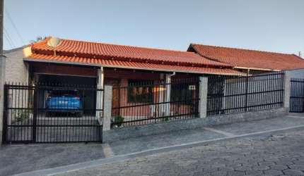 Vendo Casa Semi Mobiliada, 03 Quartos - Bairro Itoupavazinha