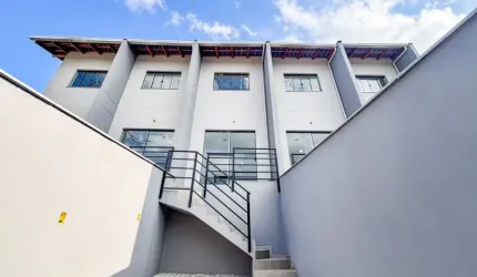 Vendo Incrível Sobrado, 02 Quartos, Bairro Salto do Norte - Blumenau