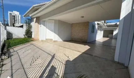 Casa com 3 quartos para alugar na Expedicionário Carlos Costa, 10, Dom Bosco, Itajaí por R$ 6.840
