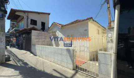 Casa com 106m² para locação fixa COMERCIAL no Centro em Cabo Frio/RJ por R$3.000,00 + taxas
