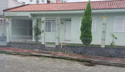 Casa à venda no bairro Nossa Senhora do Rosário - São José/SC