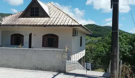 Casa em Fundos, Biguaçu/SC