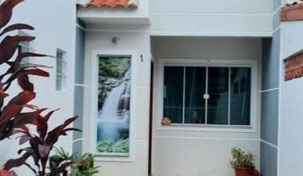 Sobrado em Jardim Botânico, São José/SC