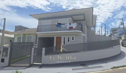 Sobrado em Forquilhas, São José/SC