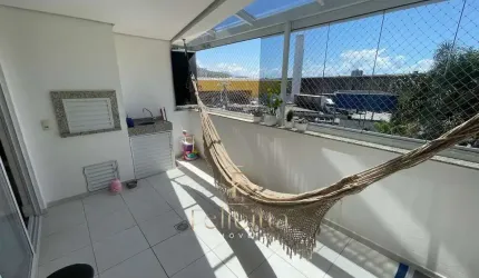 Excelente apartamento à venda de 3 dormitórios e terraço no Kobrasol!